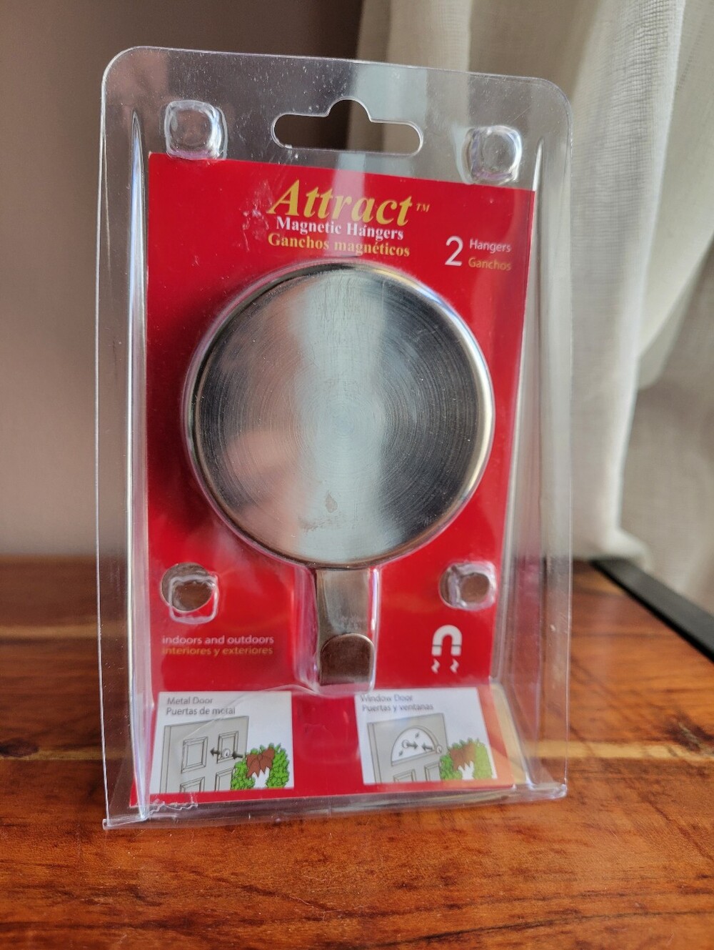 Attract 2 Magnetic Hangers for Wreaths NEW! Magnetic Mount 2012 Haute Decor
